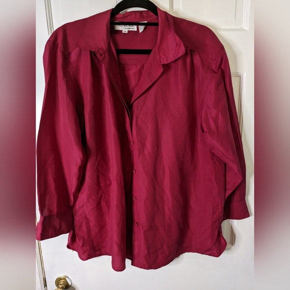 Oscar de la Renta Tops - 70s/80s Red Silk Long Sleeve Button Down VINTAGE PLUS 14